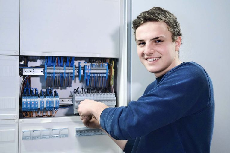 HAMMER Elektrotechnik · Ausbildung